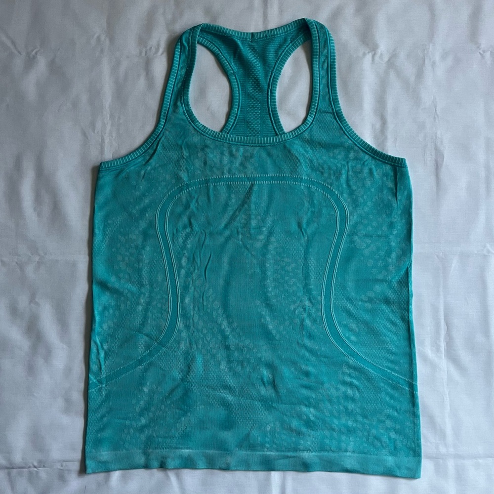 Lululemon. Size 10. Turquoise Racerback Tank Top.
